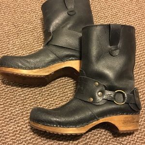 Sanita Clog Boots Size 40 (9-9.5)